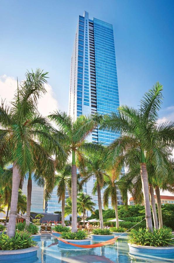Four Seasons Hotel Miami - Luxury Private Residences 외부 사진