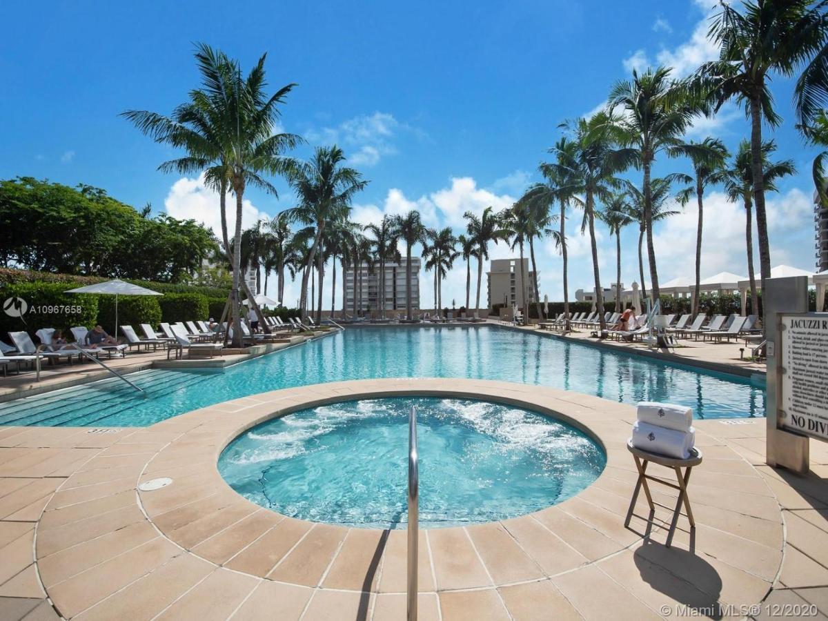 Four Seasons Hotel Miami - Luxury Private Residences 외부 사진