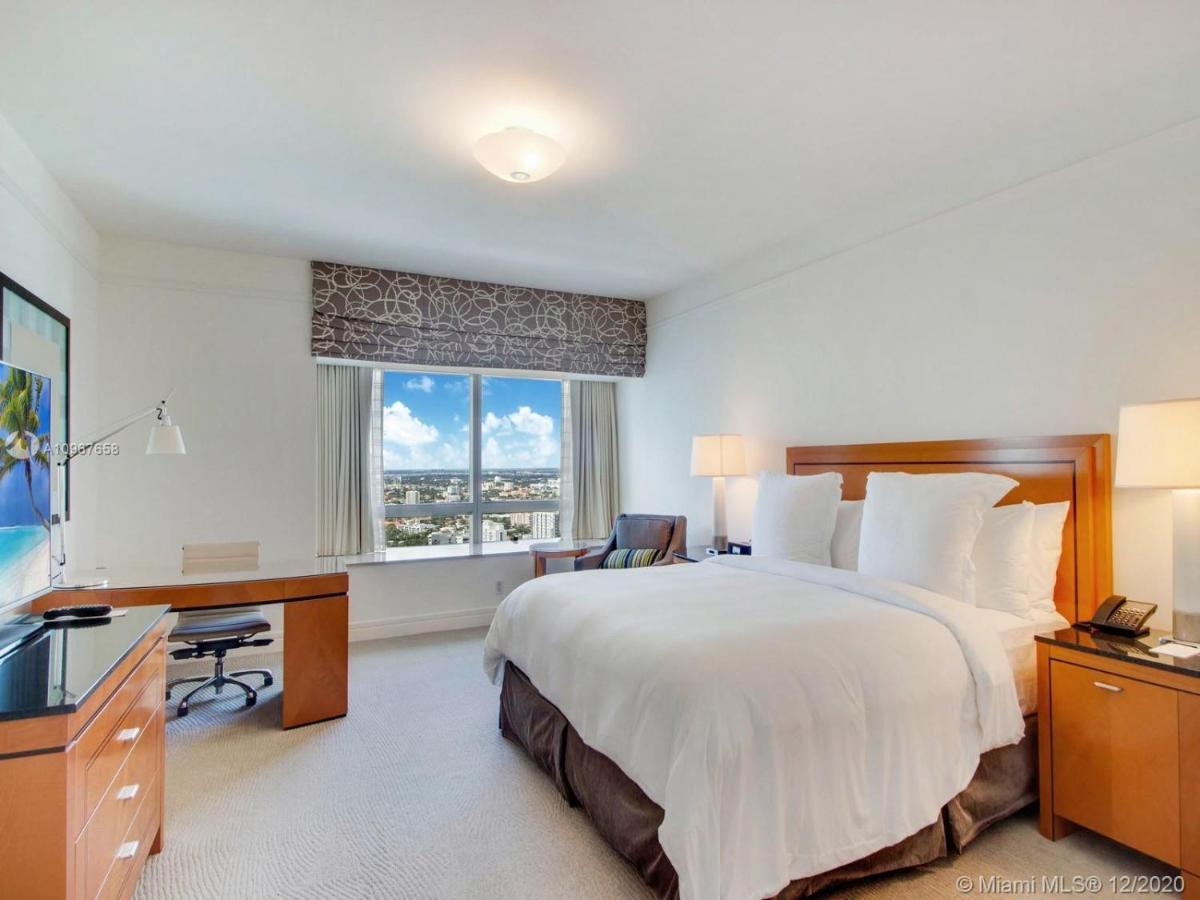 Four Seasons Hotel Miami - Luxury Private Residences 외부 사진