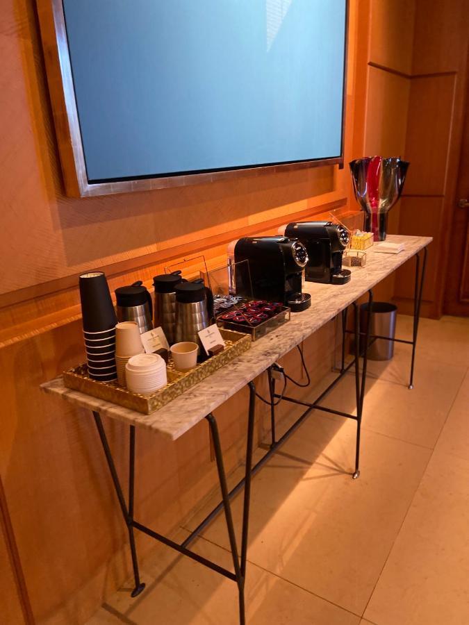 Four Seasons Hotel Miami - Luxury Private Residences 외부 사진