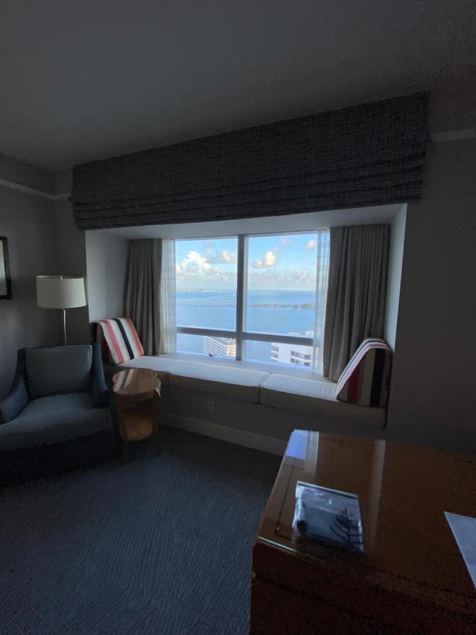 Four Seasons Hotel Miami - Luxury Private Residences 외부 사진