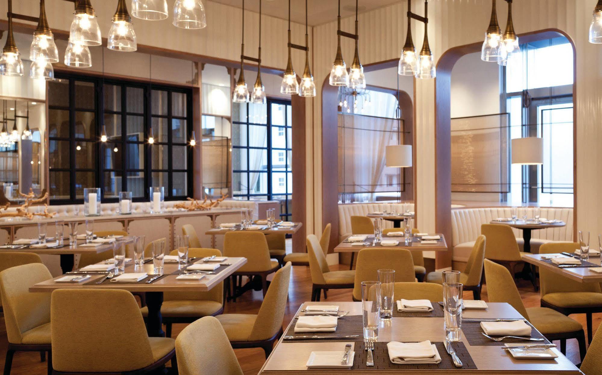 Four Seasons Hotel Miami - Luxury Private Residences 외부 사진